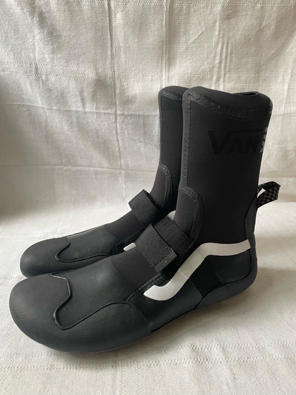Vans Surf Boot Hi V 5MM Black White Men's Size 11 Surfing